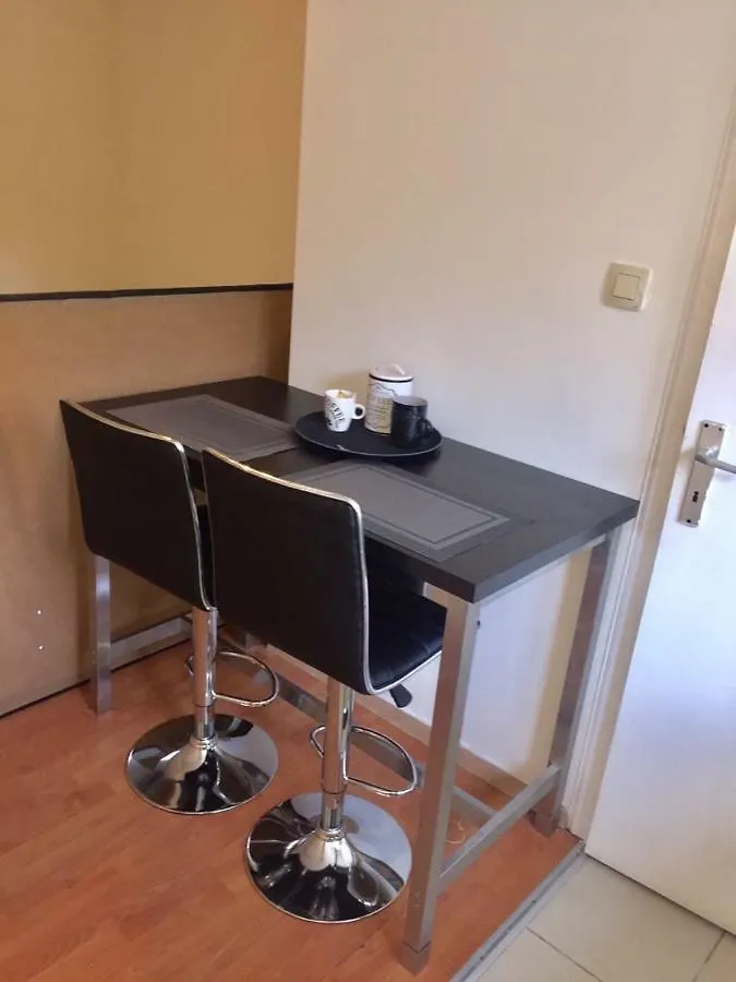 Appartement Palais gare du Nord à Bruxelles 0*,